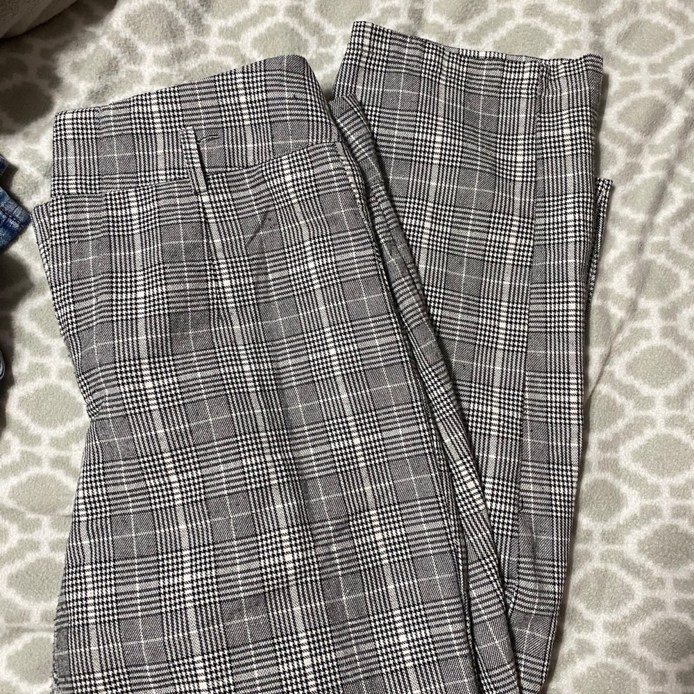 Kendall & Kylie Pants - Picture 4 of 5